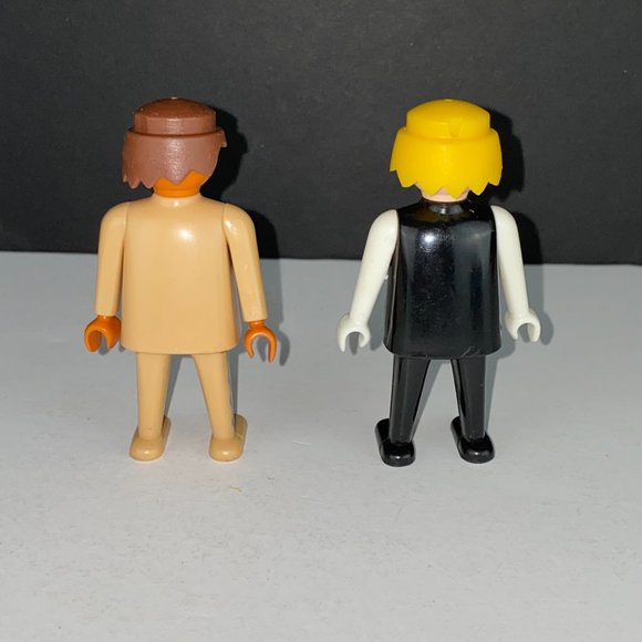 Vtg Geobra 1974 Native American Indian Feathers Sheriff Lot of 2 Figure Toys - Picture 2 of 7